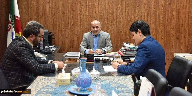 رییس دانشگاه فنی و حرفه ای
اینجا محل تربیت فارغ‌التحصیلانی است که به جای پشت میز ادارات به کف بازار می‌روند 2
